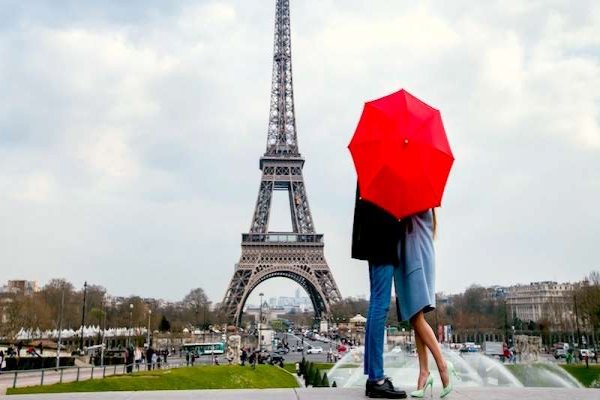 Paris-Sevgililər günü