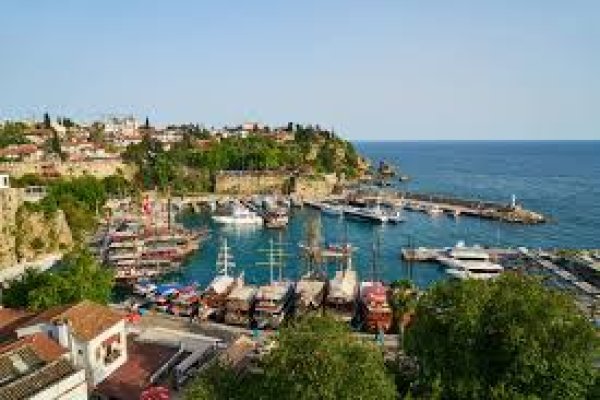 Aralıq dənizi sahilində yerləşən Antalya!